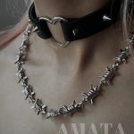 چوکر گردن چرمی قلب اسپایکدار