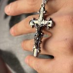 گردنبند صلیب برجسته