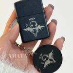 ست فندک و جاسوئیچی مشکی با طرح فرشته