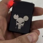 ست فندک و جاسوئیچی مشکی با طرح میکی موس اسکلتی