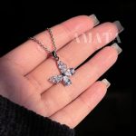 گردنبند جواهری پروانه فول نگین سفید