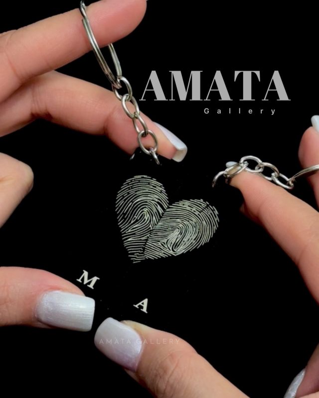 photo-output-338 جاکلیدی اثر انگشت مشکی با حک اسم دلخواه - تصویر 1